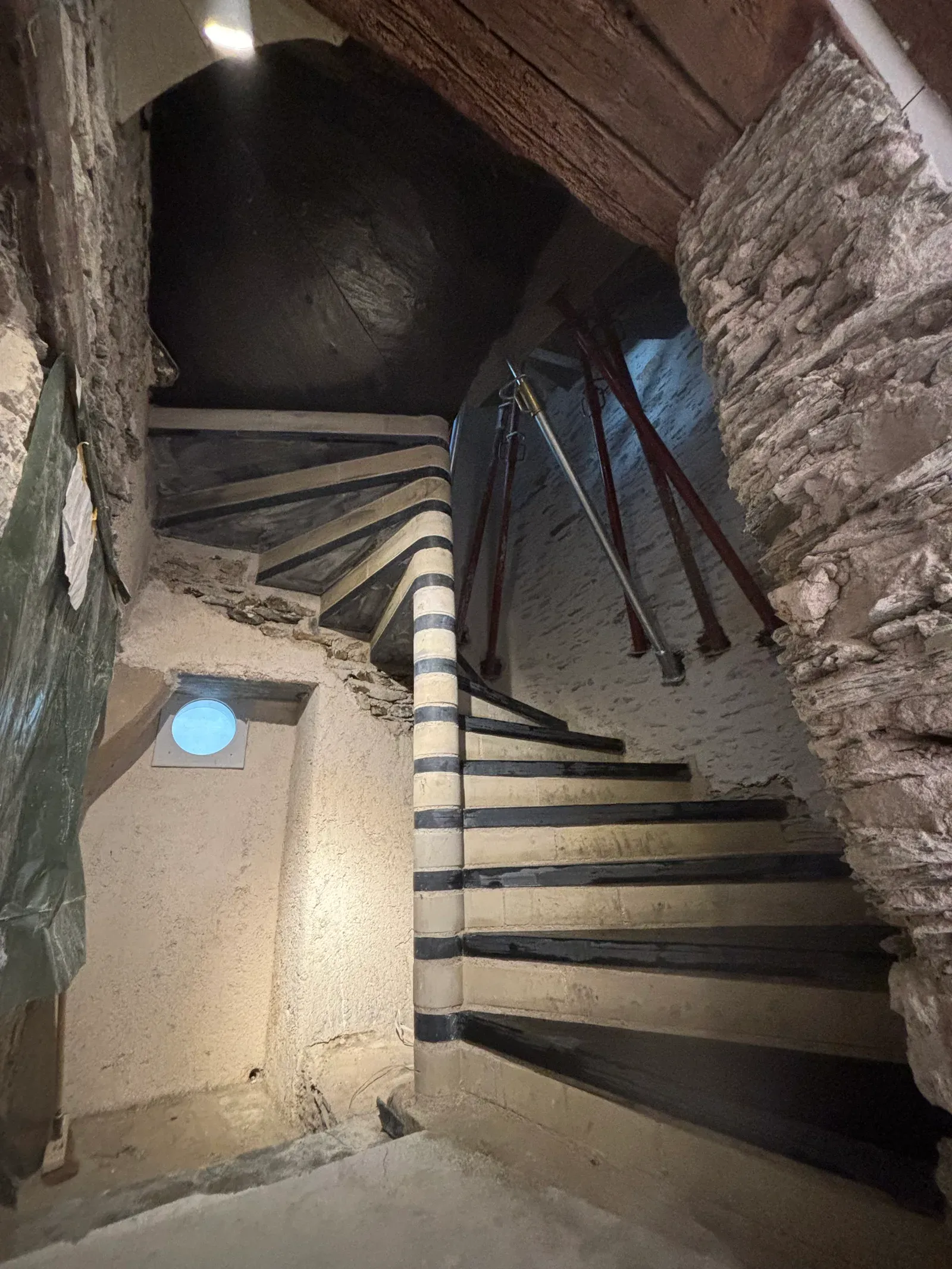 Escalier à noyau terminé avec sa rampe